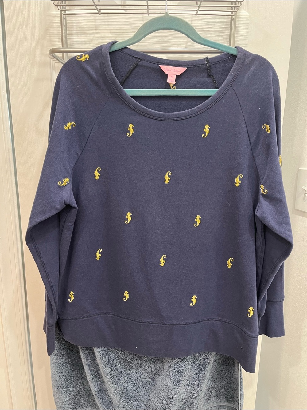 Lilly Pulitzer Navy Blue XL sweatshirt with gold metallics seahorses- EUC!